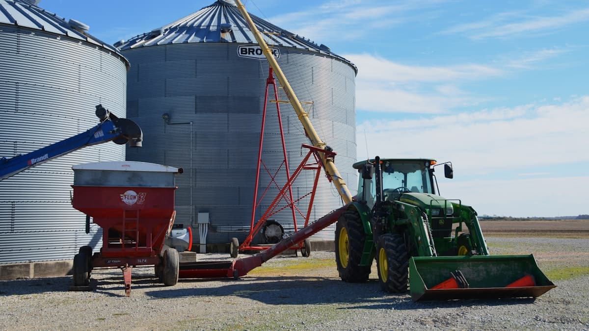 Canadian Farmers Tackle Grain Storage, Sales and Fertilizer